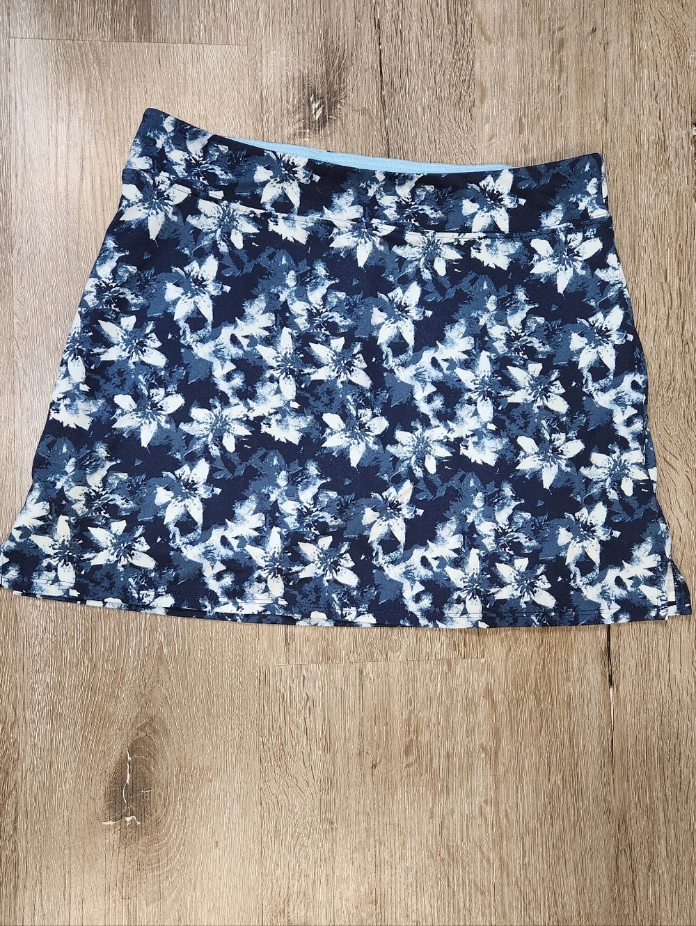 Tranquility Floral Skort Size S